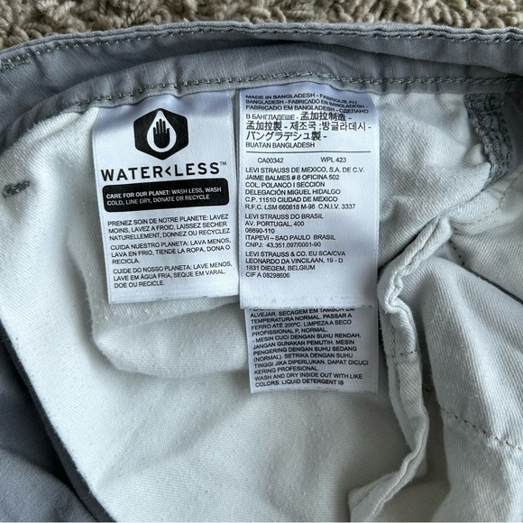 Levi's Strauss & Co. Men's 36 Carrier Cargo 8" Shorts Light Gray Cotton Pockets - Picture 3 of 8